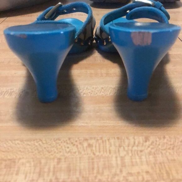 ⬇️Wooden Leather Coach Kittens - Picture 4 of 6